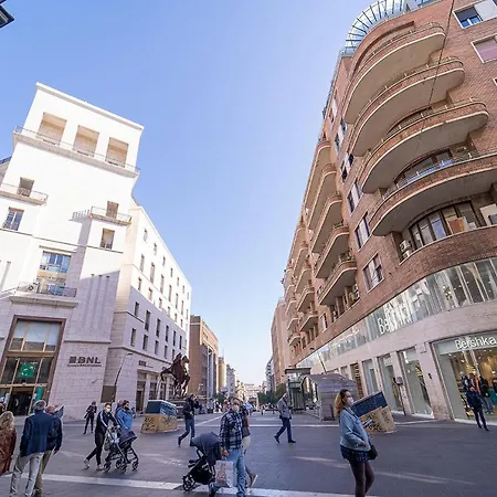 Le 4 Stagioni Dante H Centro, By Clapa Group Napels