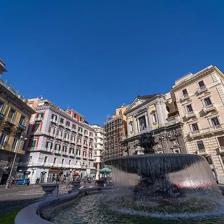 Le 4 Stagioni Dante H Centro, By Clapa Group Guest house