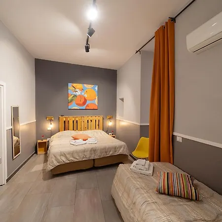 Le 4 Stagioni Dante H Centro, By Clapa Group Gasthuis Napels
