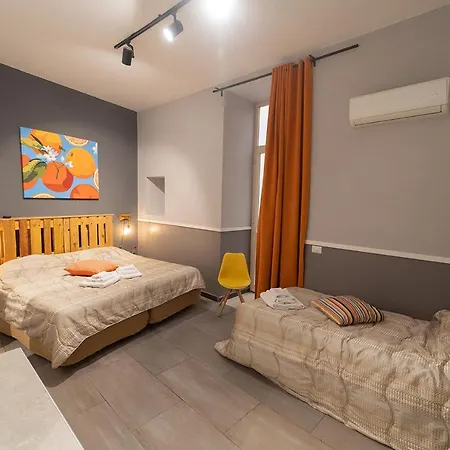 Le 4 Stagioni Dante H Centro, By Clapa Group Gasthuis Napels