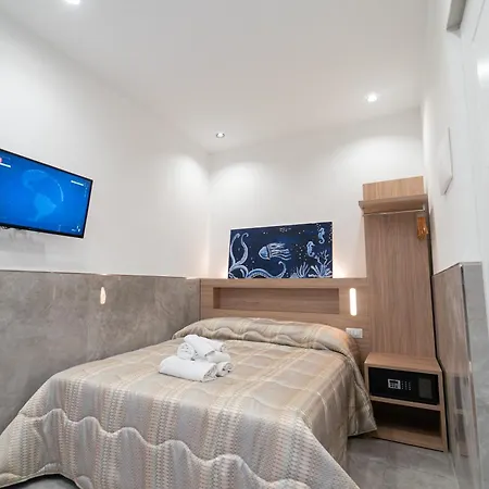 Le 4 Stagioni Dante H Centro, By Clapa Group Gasthuis Napels