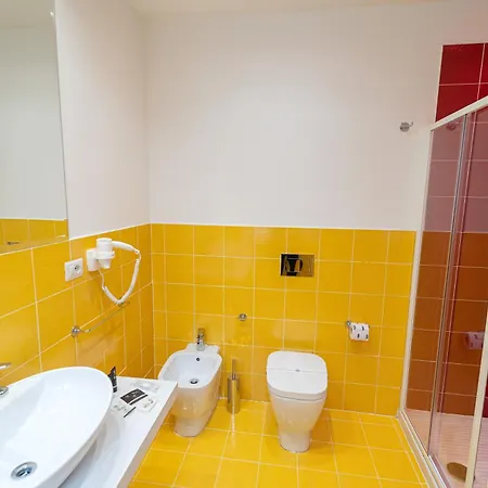 Gasthuis Le 4 Stagioni Dante H Centro, By Clapa Group Napels