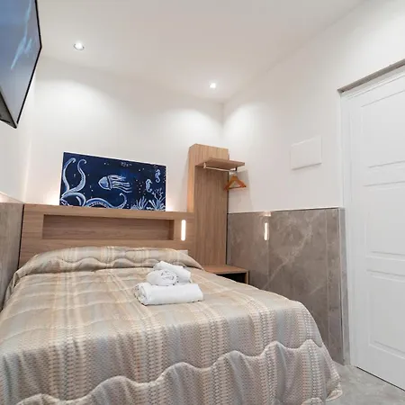 Le 4 Stagioni Dante H Centro, By Clapa Group Guest house Naples